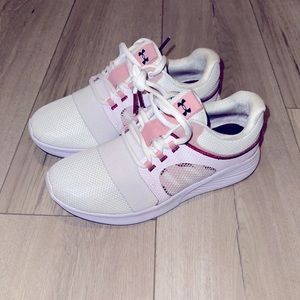 Brand new Under Armour Sz 7.5
